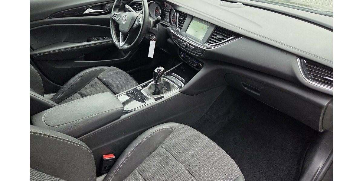 Opel Insignia Sports Tourer Elegance 47.149 km 14.600 &euro; Wilsdruff 01723