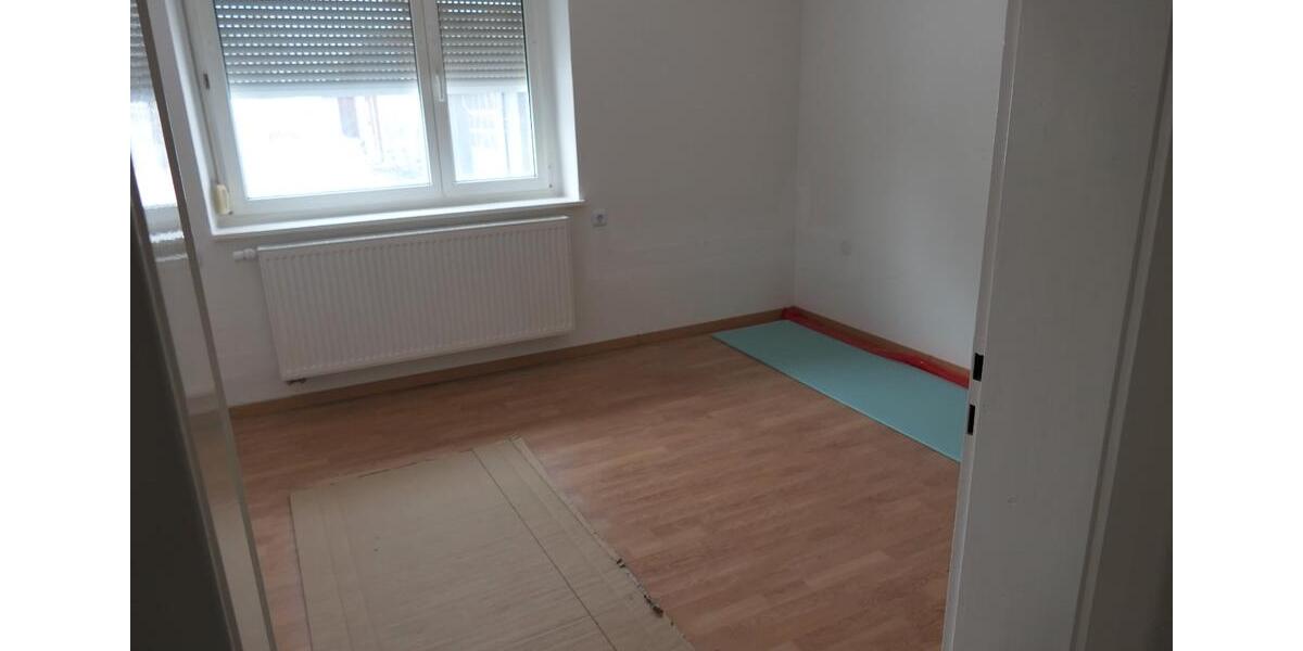 Erdgeschoßwohnung Münsingen - 3 Zimmer, 80 m&sup2;, 850&euro; | Angebot:26153650