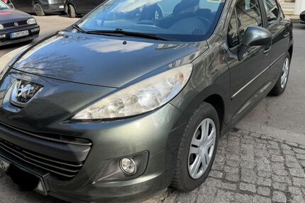 Peugeot 207 112.000 km 4.500 &euro; Berlin 10625
