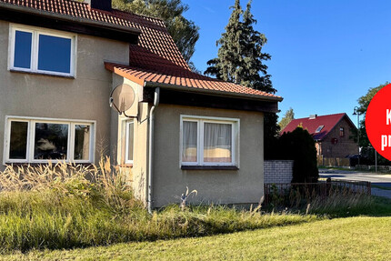 HORN IMMOBILIEN++ Doppelhaushälfte in Rossow, sanierungsbedürftig mit kleinem Garten - Haus Rossow | Angebot:23118360