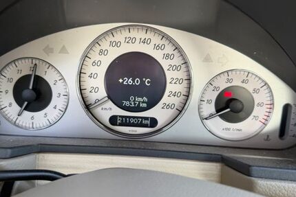 Mercedes-Benz E 320 211.907 km 4.999 &euro; Quakenbrück 49610