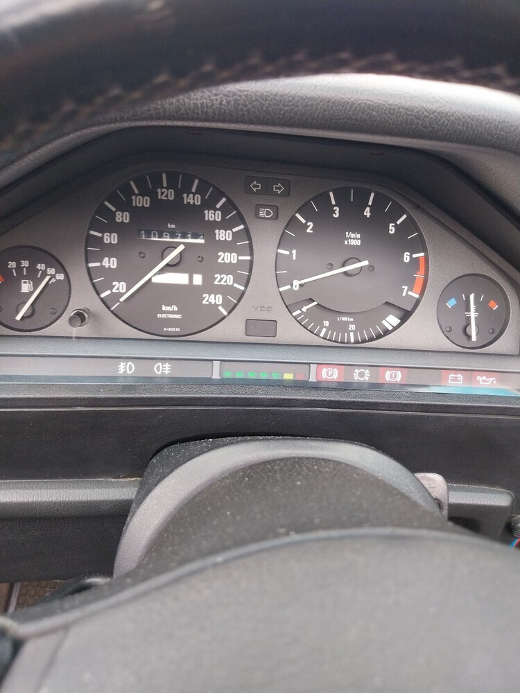 BMW E30