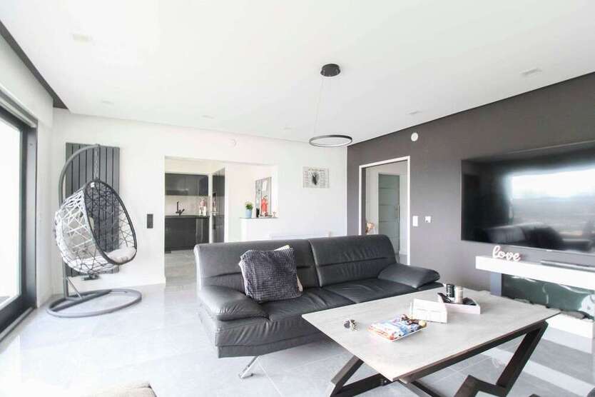Wohnung zum Kaufen in Warburg 249.000 € 124.28 m²
