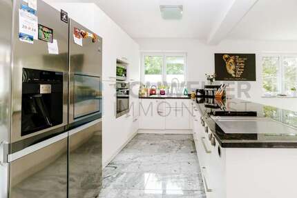 Haus zum Kaufen in Tübingen 2.985.000 € 388 m² 9 zimmer