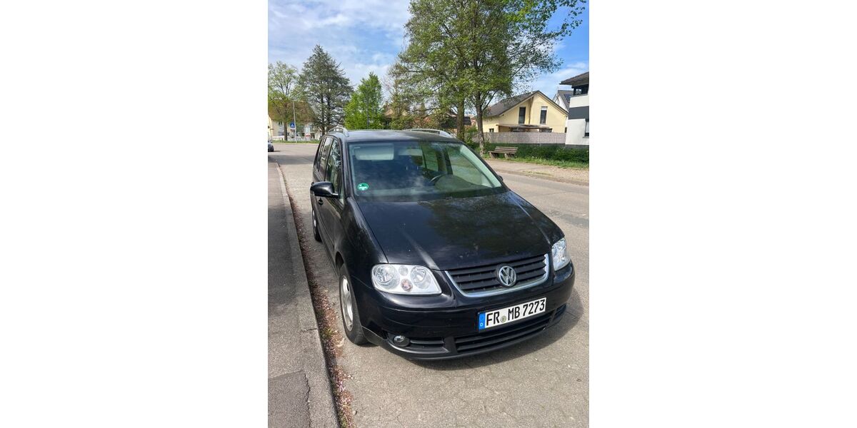 VW Touran 266.000 km 2.500 &euro; Buggingen 79426