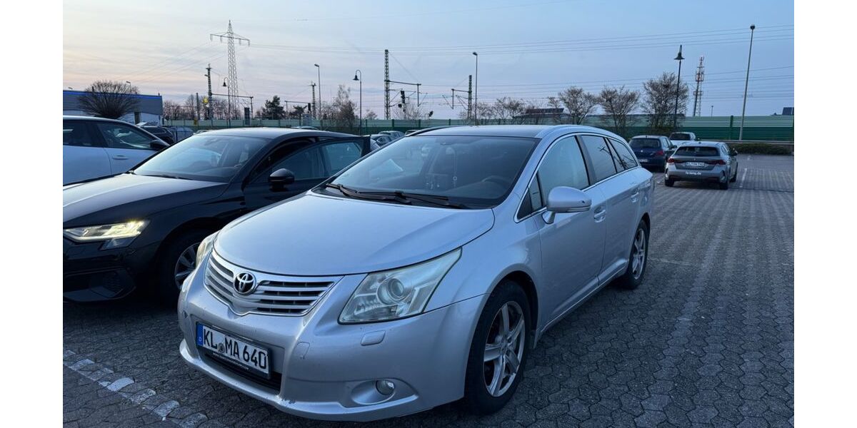 Toyota Avensis 220.616 km 4.300 &euro; Trippstadt 67705