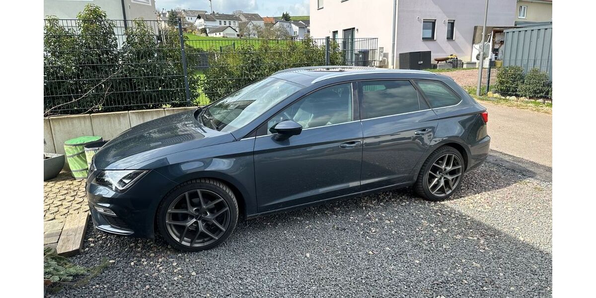 Seat Leon 75.000 km 18.200 &euro; Fisch 54439