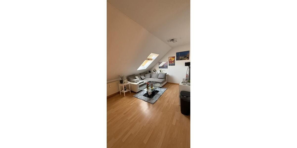 Dachgeschoßwohnung Wolfsburg - 2 Zimmer, 60 m&sup2;, 555&euro; | Angebot:25395003