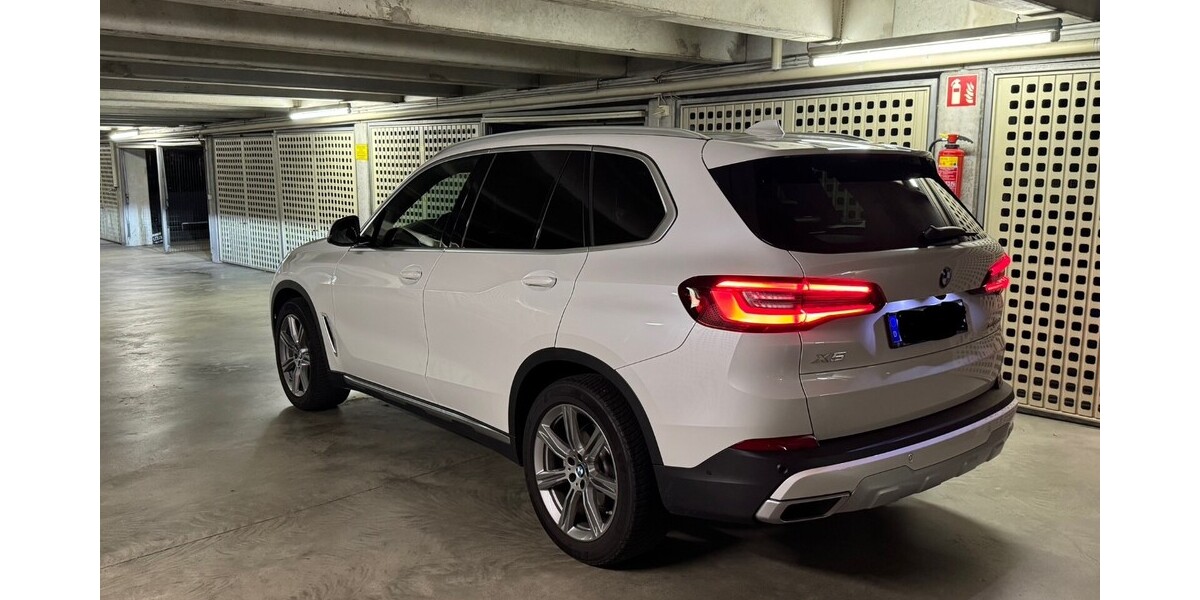 BMW X5 28.471 km 64.500 € Nürnberg 90403