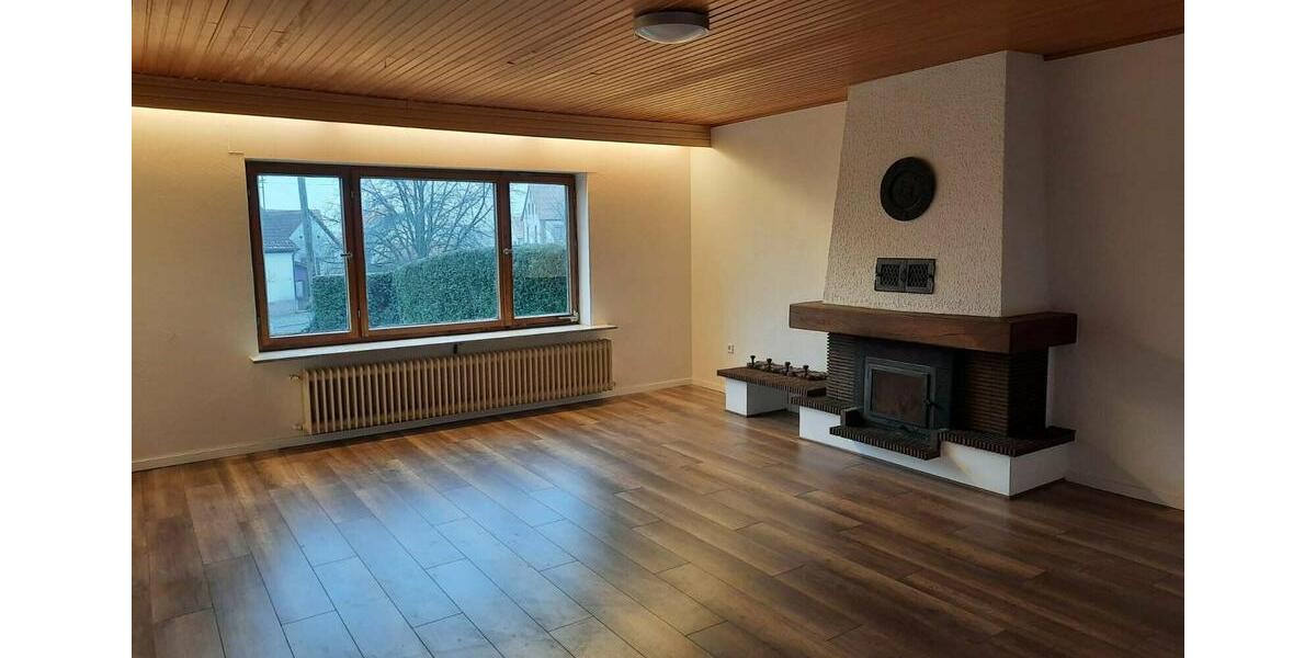 Einfamilienhaus Bechhofen - 4 Zimmer, 180 m&sup2;, 1.450&euro; | Angebot:26429854