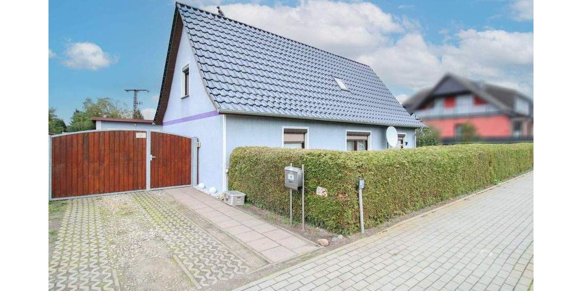 Zuhause mit Garten, Garage und 2 Freistellplätzen in Feldrandlage 4 zimmer