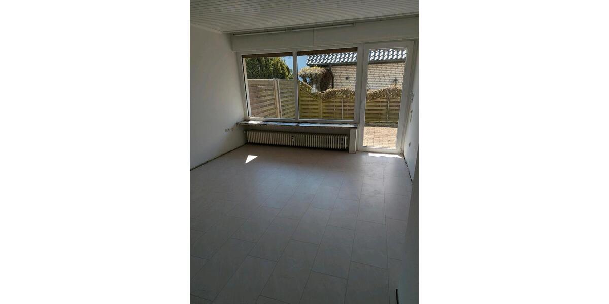 Erdgeschoßwohnung Schloß Holte-Stukenbrock Stukenbrock - 3 Zimmer, 85 m&sup2;, 765&euro; | Angebot:26294698