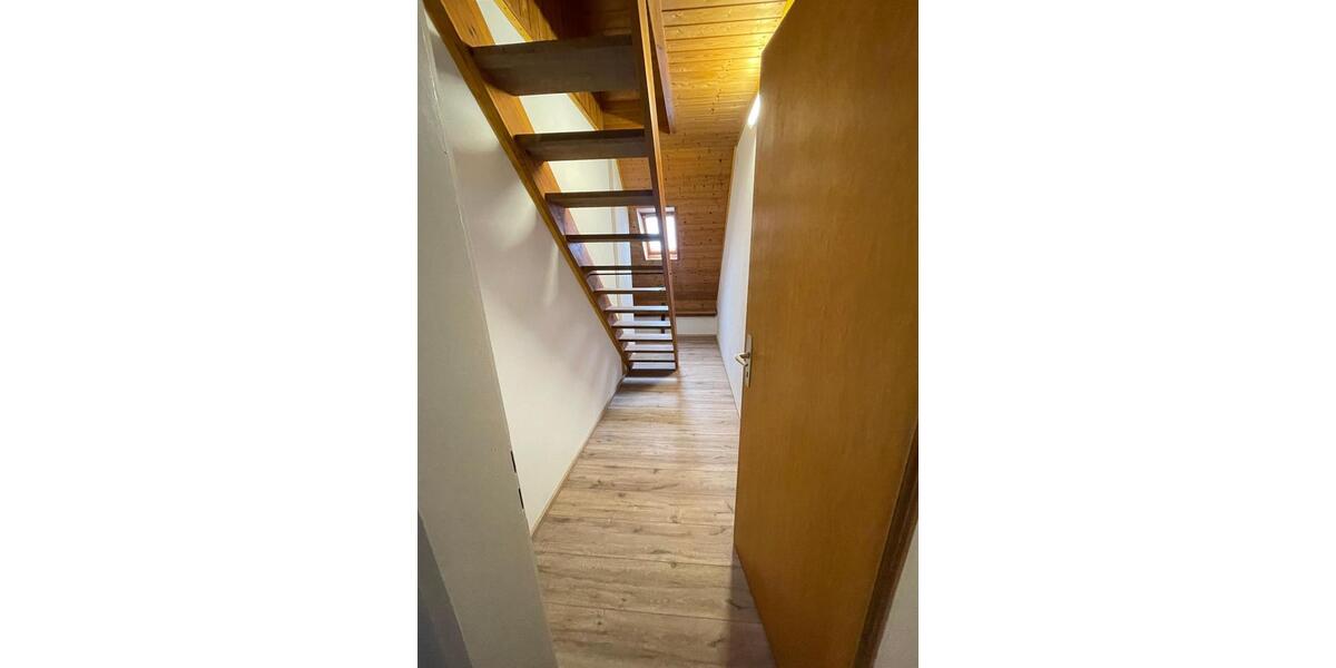 4 Zimmer Wohnung mit Kochnische, Garten u.evtl. Garage. Kaltmiete 4 zimmer