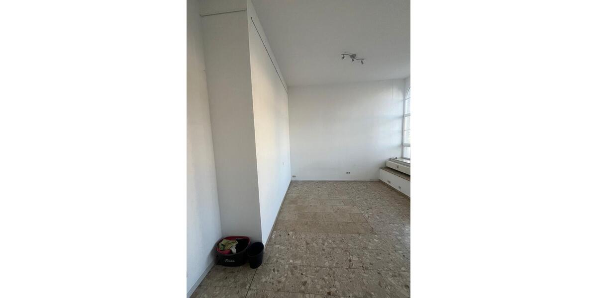 Erdgeschoßwohnung Erfurt - 4 Zimmer, 150 m&sup2;, 1.400&euro; | Angebot:25515319