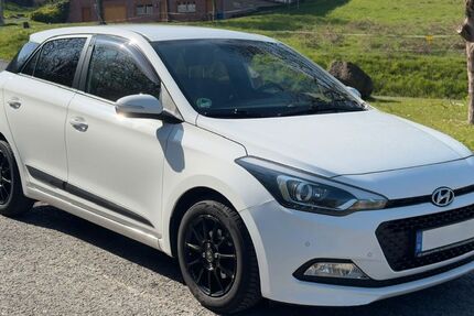 Hyundai i20 100.855 km 9.100 &euro; Waldaschaff 63857