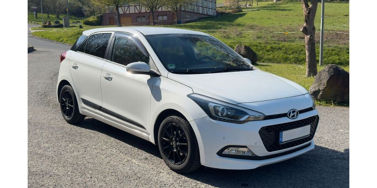 Hyundai i20 100.855 km 9.100 &euro; Waldaschaff 63857