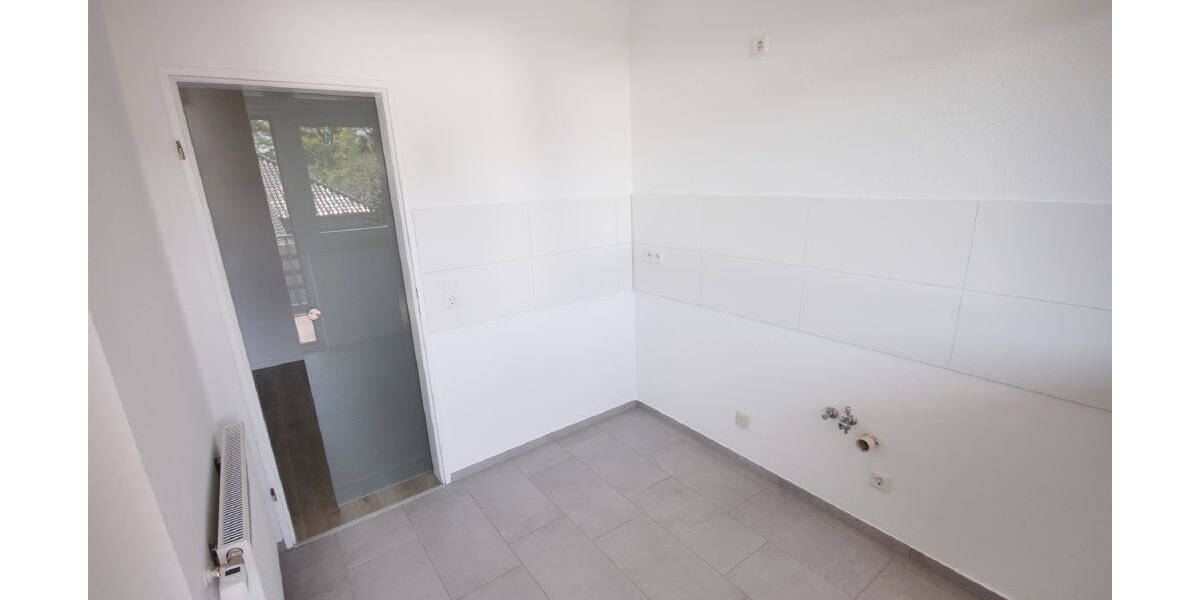 Etagenwohnung Lage - 3 Zimmer, 93 m&sup2;, 220.000&euro; | Angebot:26657743