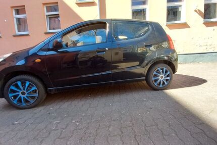 Nissan Pixo 123.000 km 3.280 &euro; berlin 12459