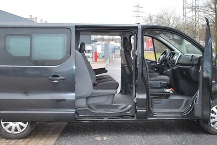 Opel Vivaro 174.456 km 11.800 &euro; Düsseldorf - Bezirk 8 40231