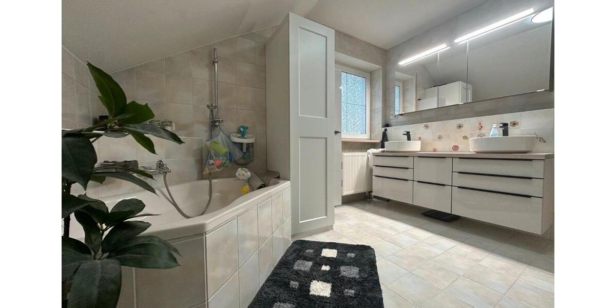 Einfamilienhaus Landau an der Isar - 6 Zimmer, 210 m&sup2;, 590.000&euro; | Angebot:25852618