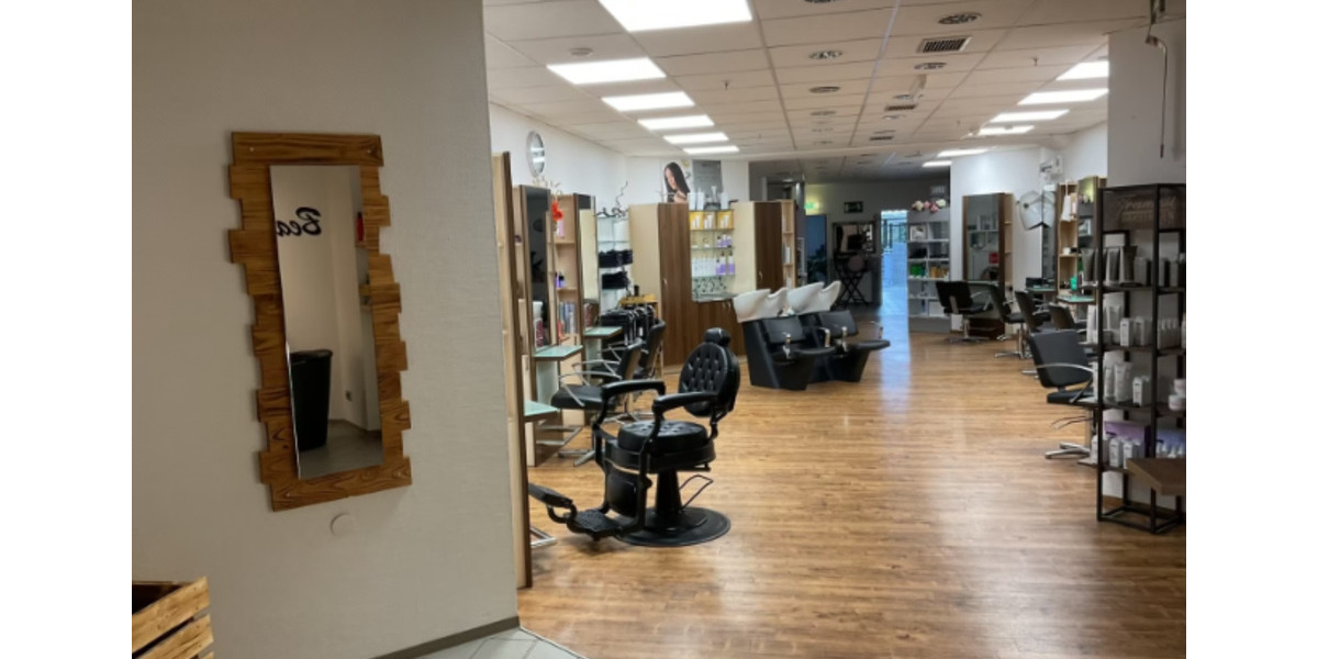Voll ausgestatteter Friseursalon im Ertl-Zentrum Hallstadt zu vermieten! zimmer