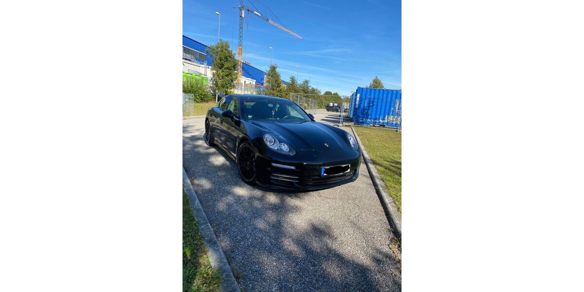 Porsche Panamera 227.150 km 21.990 &euro; München 81371