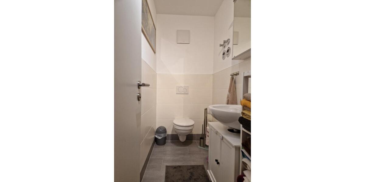 große 4-Zimmer-Wohnung mit Balkon, HWR und Gäste-WC in Suhl 4 zimmer