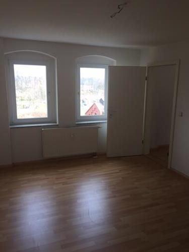 Dachgeschoßwohnung Limbach-Oberfrohna Oberfrohna - 3 Zimmer, 72 m&sup2;, 325&euro; | Angebot:26038018