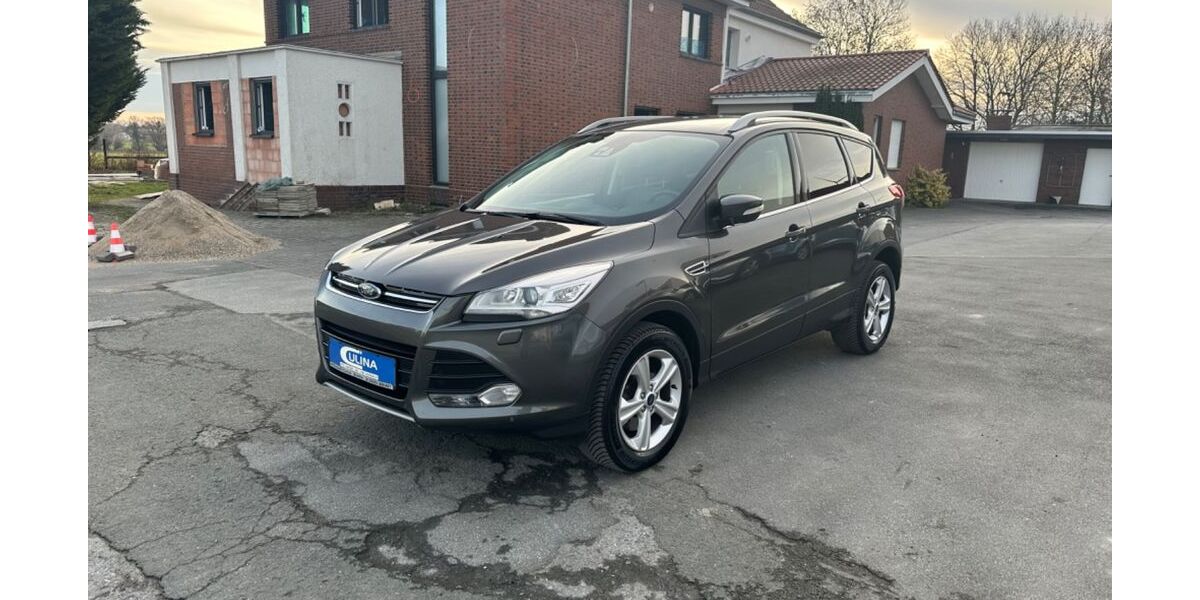 Ford Kuga 196.000 km 8.900 &euro; Erwitte 59597