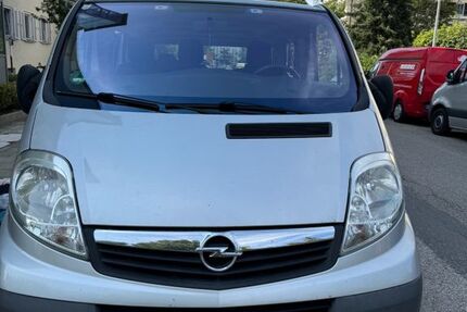 Opel Vivaro 216.000 km 8.998 &euro; München 81377