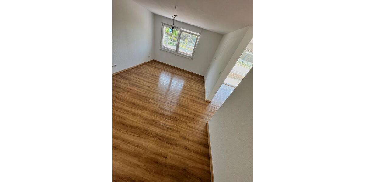 Einfamilienhaus Ispringen - 4 Zimmer, 110 m&sup2;, 1.500&euro; | Angebot:26391914