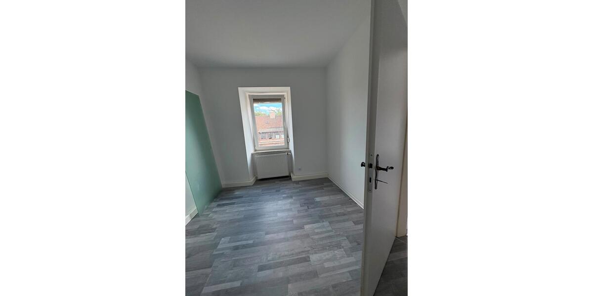Etagenwohnung Neunkirchen - 4 Zimmer, 100 m&sup2;, 840&euro; | Angebot:26673545