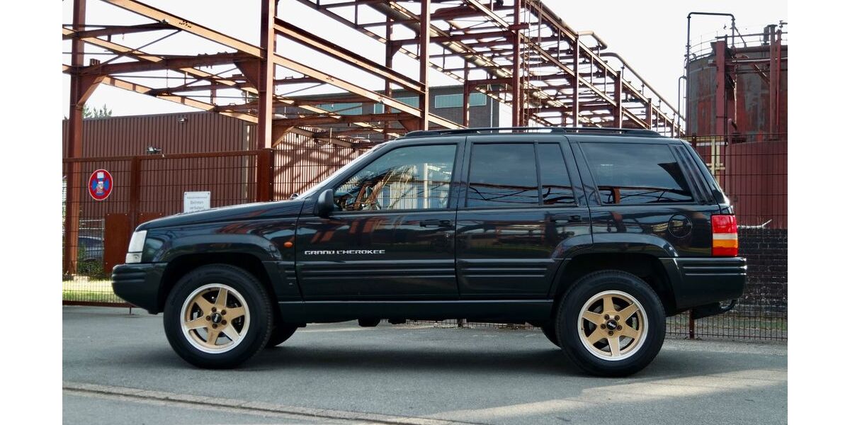 Jeep Grand Cherokee 182.000 km 15.500 &euro; Bochum 44795