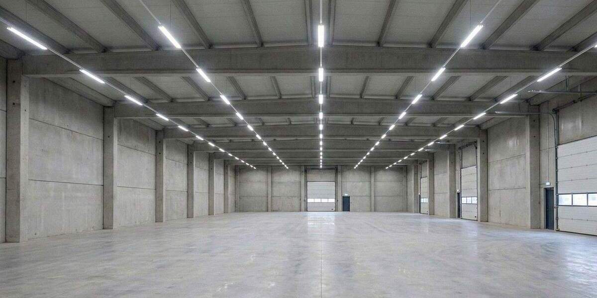 2 Hallen in Luckenwalde (5m & 10m Höhe) auf großem Grundstück zimmer