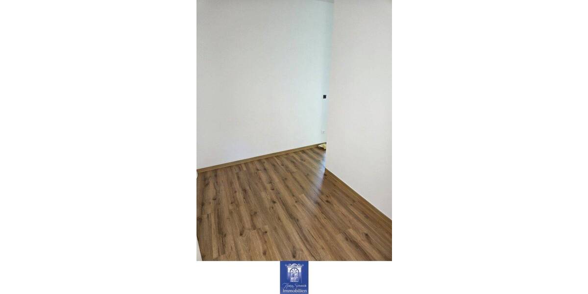 Einfamilienhaus Weinböhla - 4 Zimmer, 132 m&sup2;, 2.000&euro; | Angebot:26799228