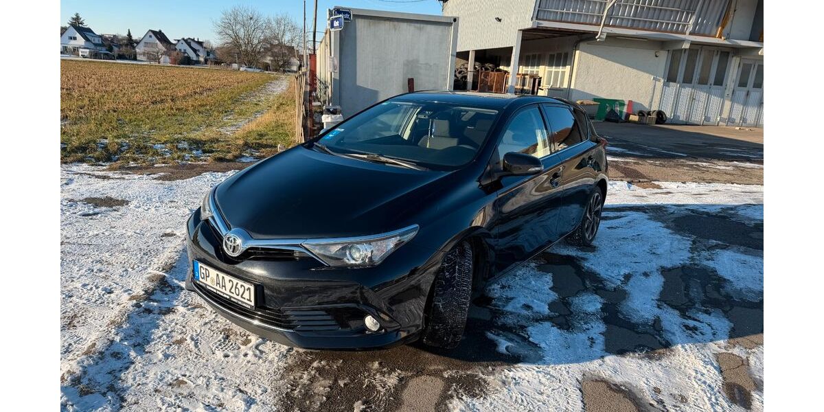 Toyota Auris 68.278 km 11.000 &euro; Süßen 73079
