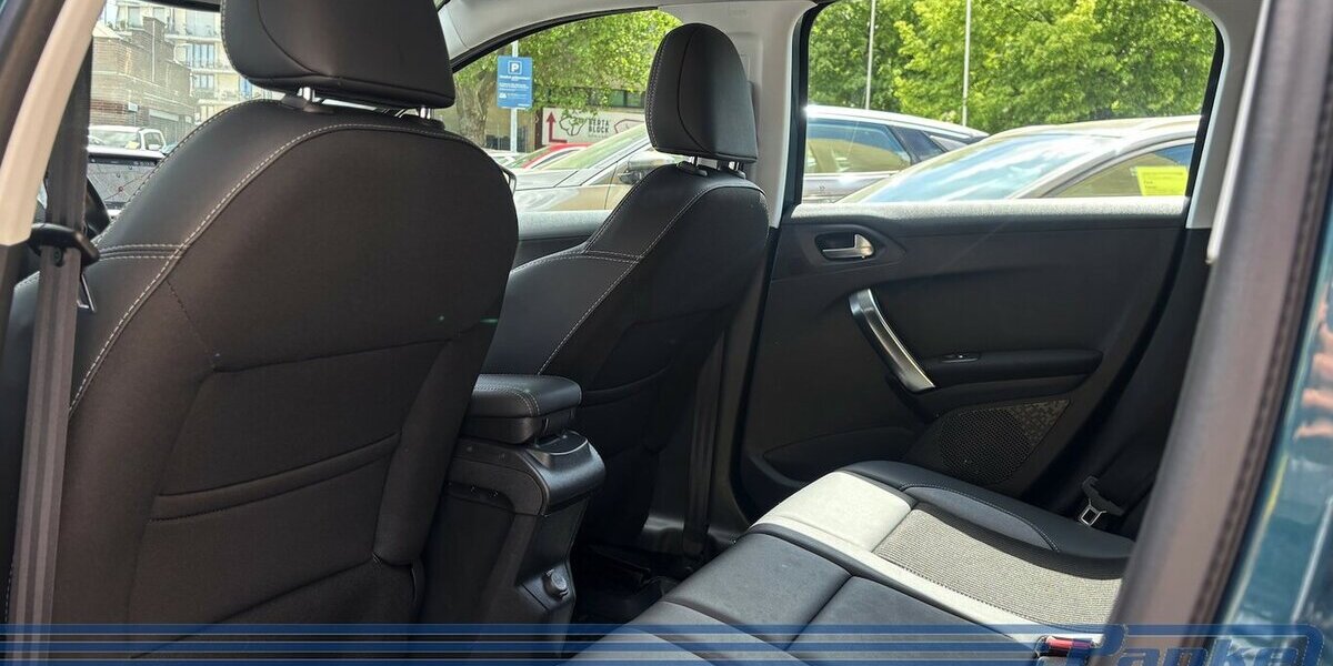Peugeot 2008 Allure*AHK*Navi*Car-play*SHZ*LED*Tempo* 103.785 km 11.890 &euro; Berlin 13187
