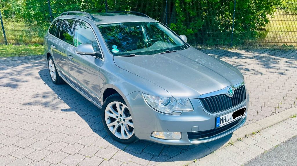 Skoda Superb 203.000 km 5.999 &euro; Mühlhausen 99974