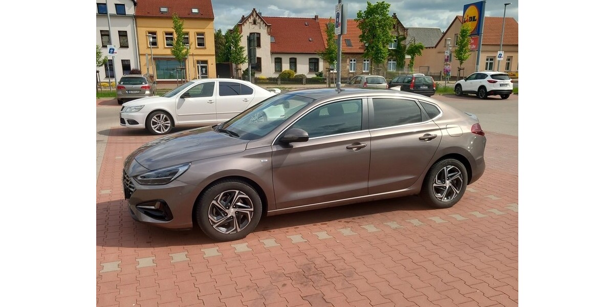 Hyundai i30 66.000 km 24.780 € Vollrathsruhe 17194