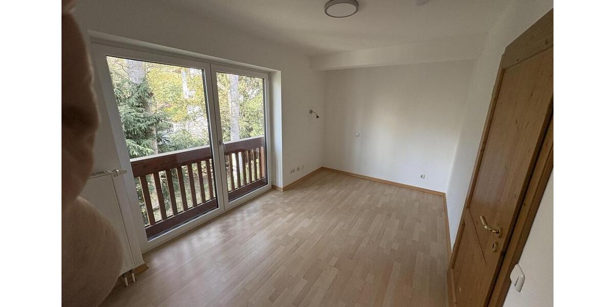 Etagenwohnung Tutzing - 3 Zimmer, 103 m&sup2;, 1.940&euro; | Angebot:26660340
