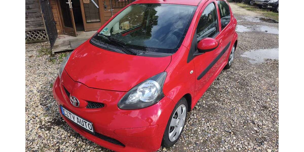 Toyota Aygo 215.275 km 1.670 &euro; Berlin - Pankow 13127