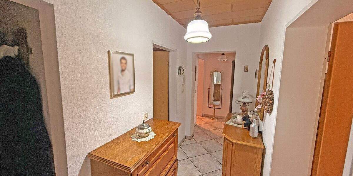 Etagenwohnung Dinslaken Innenstadt - 3 Zimmer, 75 m&sup2;, 209.000&euro; | Angebot:24504279