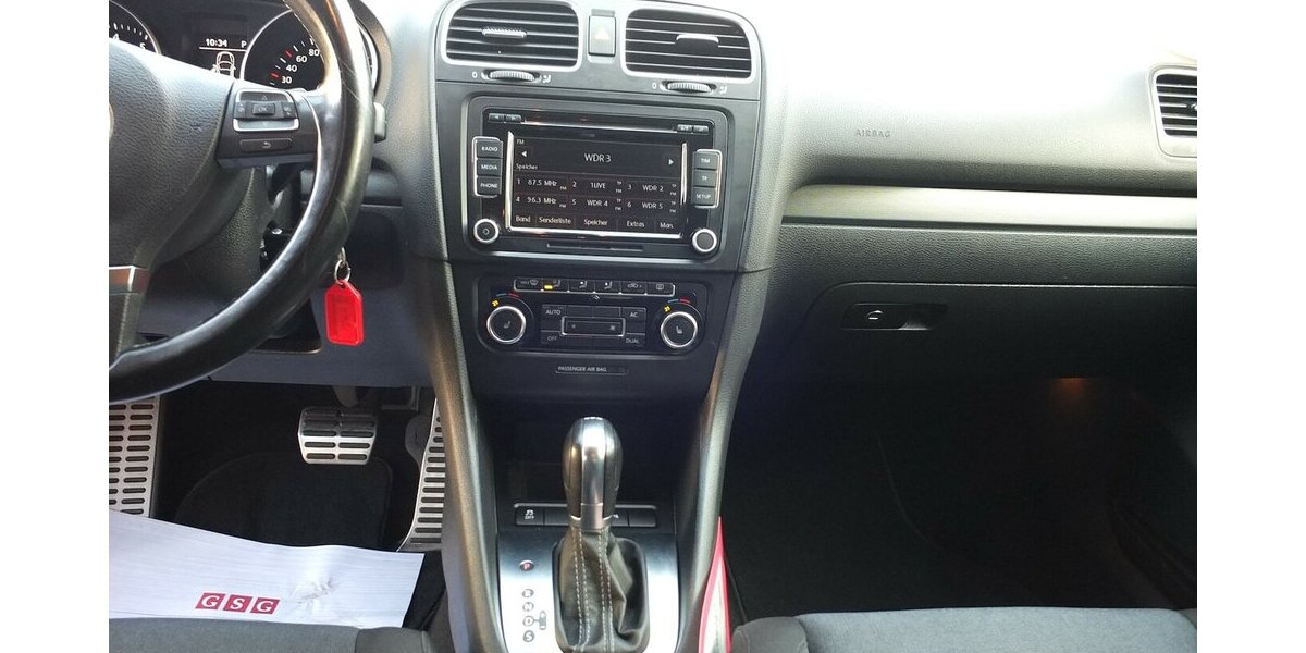 VW Golf STYLE TIPTRONIC KLIMAAUT 5-TÜRIG PARKPILOT 146.255 km 8.408 &euro; Köln 50858