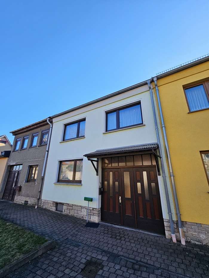 Haus zum Kaufen in Bad Tennstedt 90.000 € 155 m²