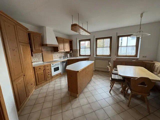 Einfamilienhaus Dettelbach - 8 Zimmer, 266 m&sup2;, 550.000&euro; | Angebot:26395311
