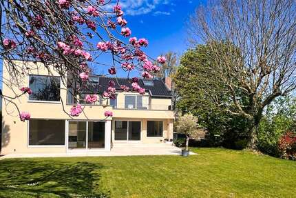 Haus zum Mieten in Bonn 4.690 € 300 m²