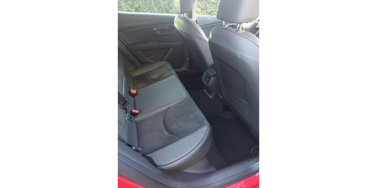 Seat Leon 97.100 km 14.800 € Halle 33790