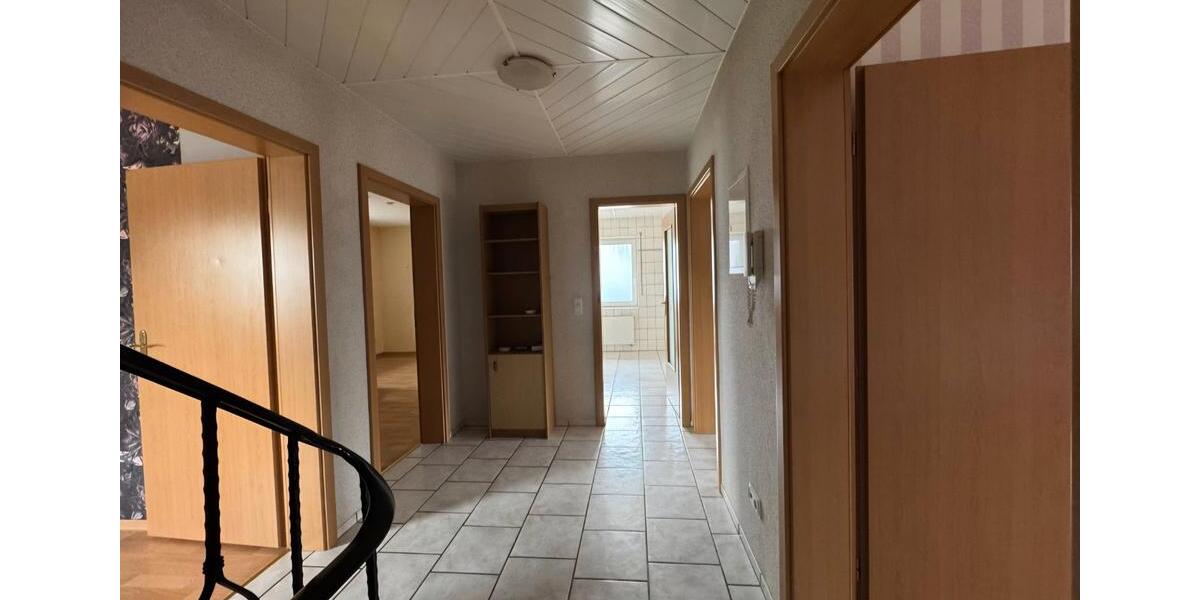 Einfamilienhaus Borgentreich - 8 Zimmer, 200 m&sup2;, 1.750&euro; | Angebot:26314341