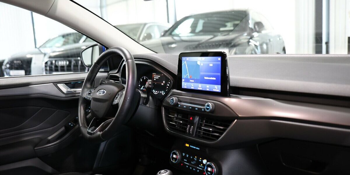 Ford Focus Tunier 2.0 EcoBlue TITANIUM 114.000 km 12.444 &euro; Hamm 59077