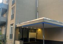 EinZimmer Appartement mit Küchenzeile und Balkon